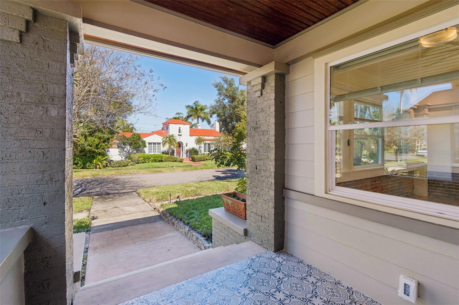 Image 6 of 95 For 344 21st Avenue Ne