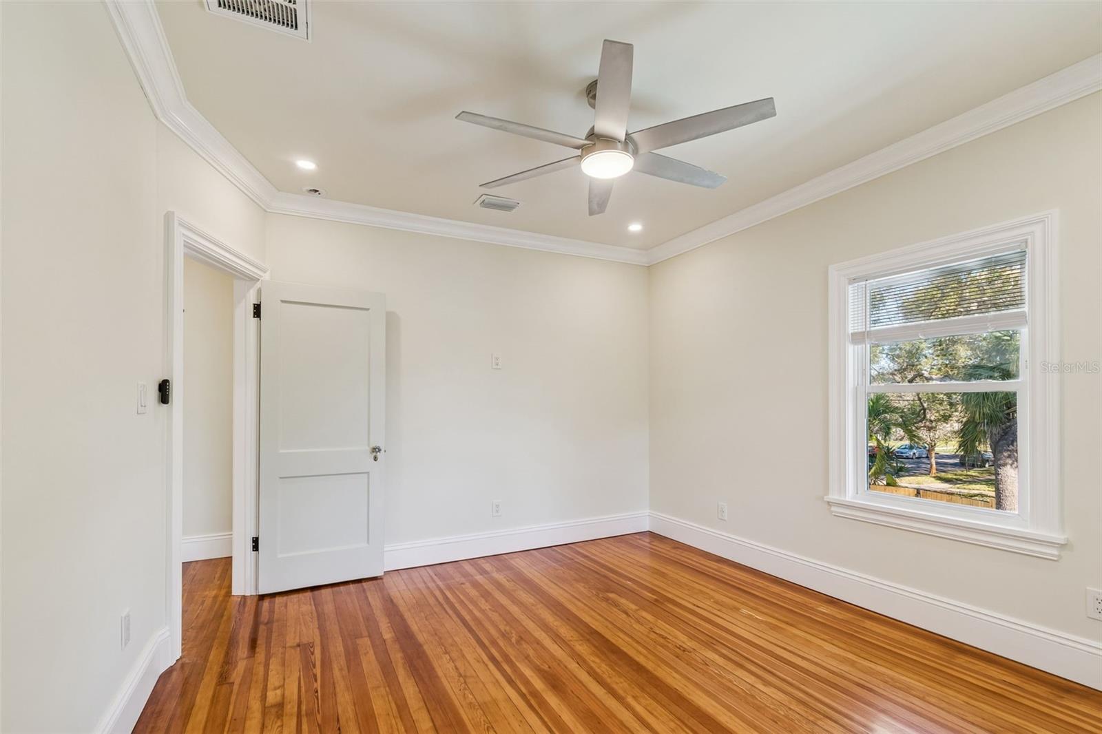 Image 61 of 95 For 344 21st Avenue Ne