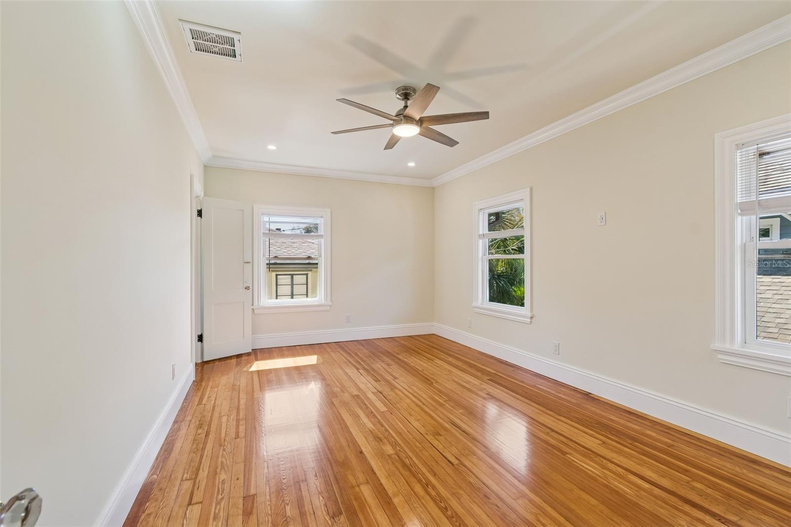 Image 66 of 95 For 344 21st Avenue Ne