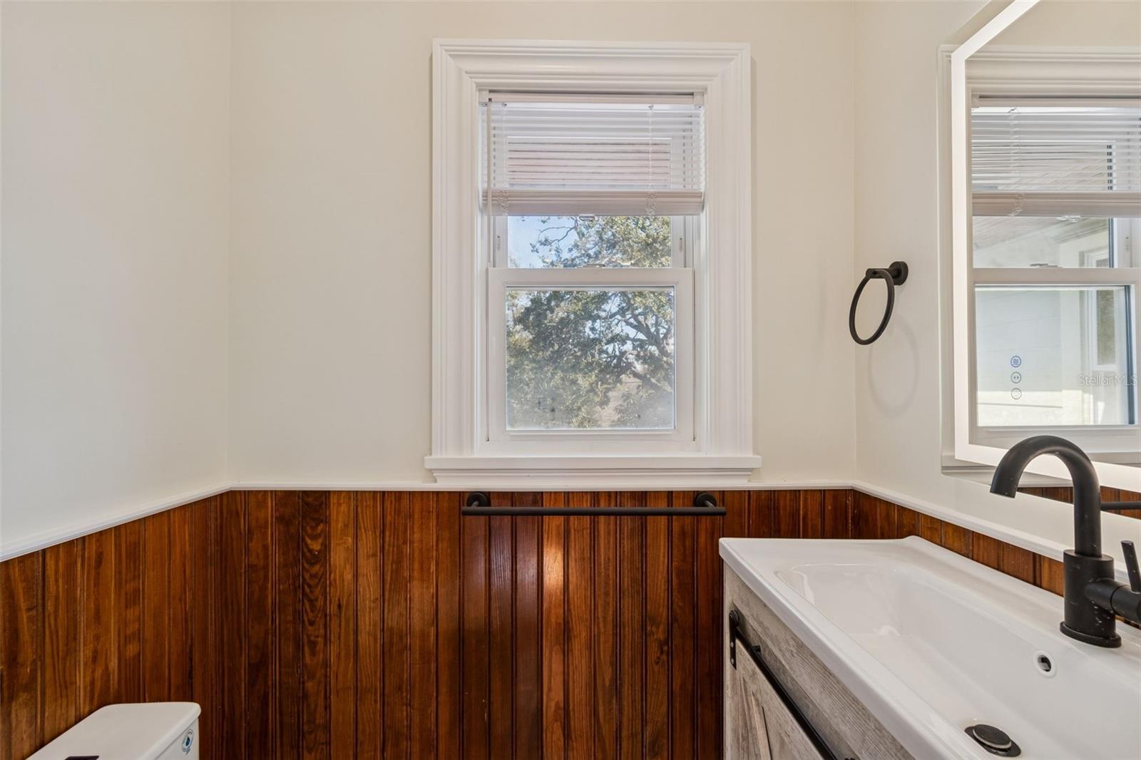 Image 71 of 95 For 344 21st Avenue Ne