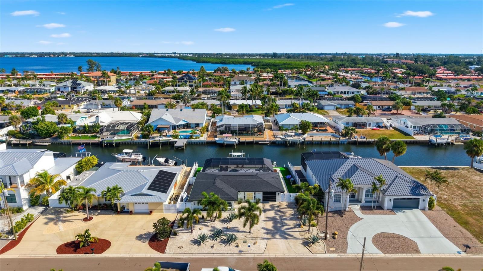 Image 28 of 33 For 3915 Coconut Terrace