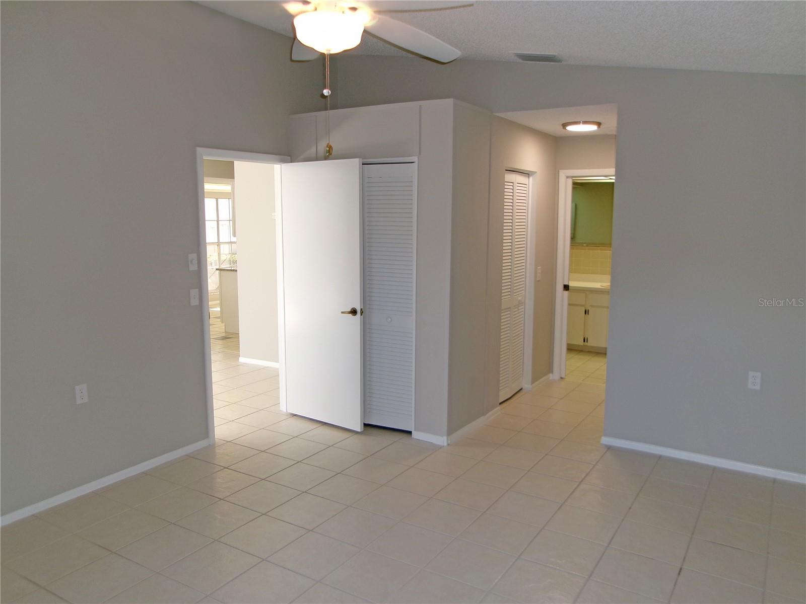 Image 12 of 17 For 11604 Versailles Lane 60