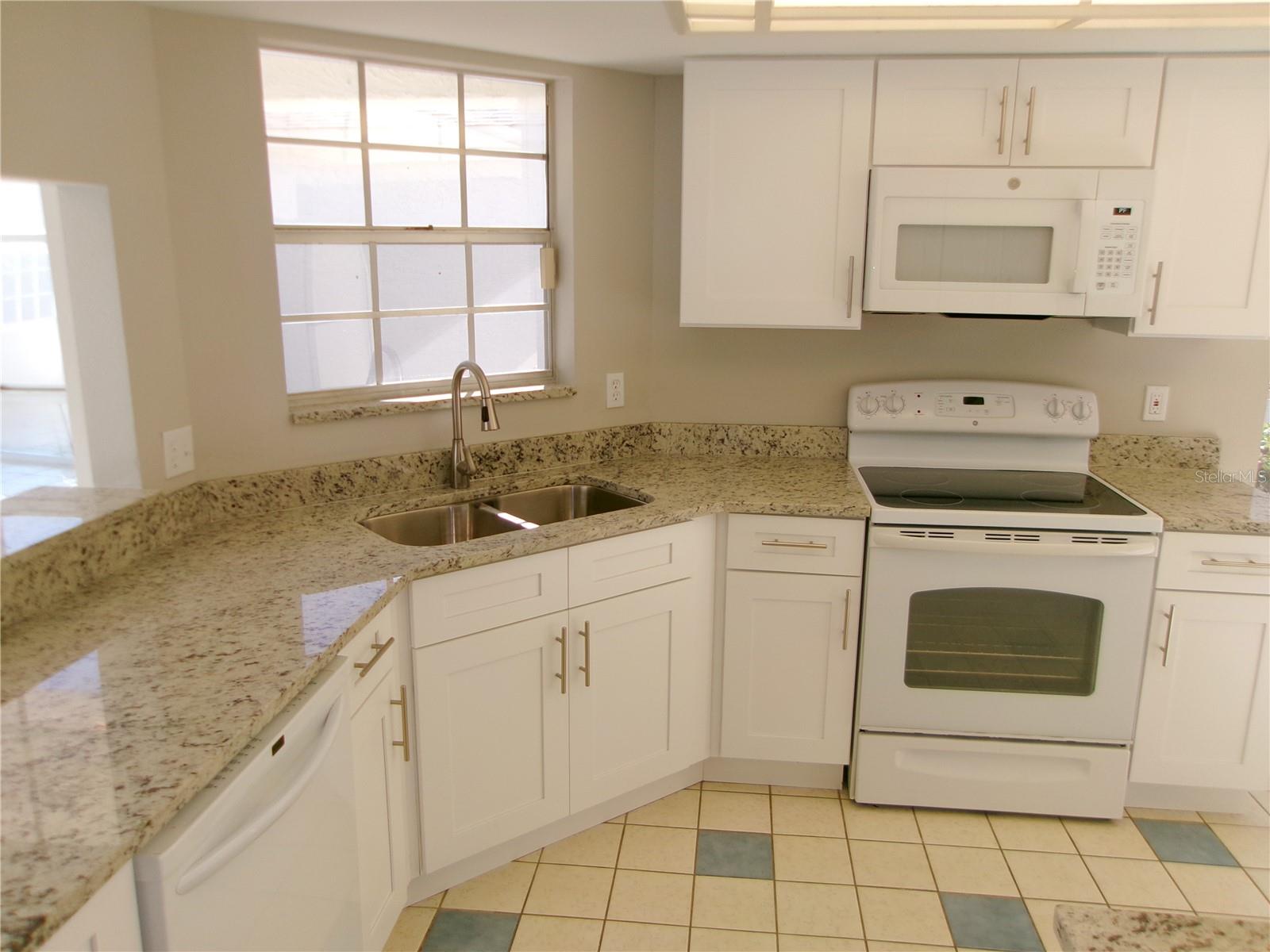 Image 6 of 17 For 11604 Versailles Lane 60