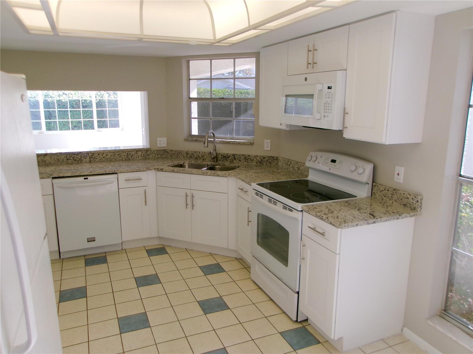 Image 7 of 17 For 11604 Versailles Lane 60