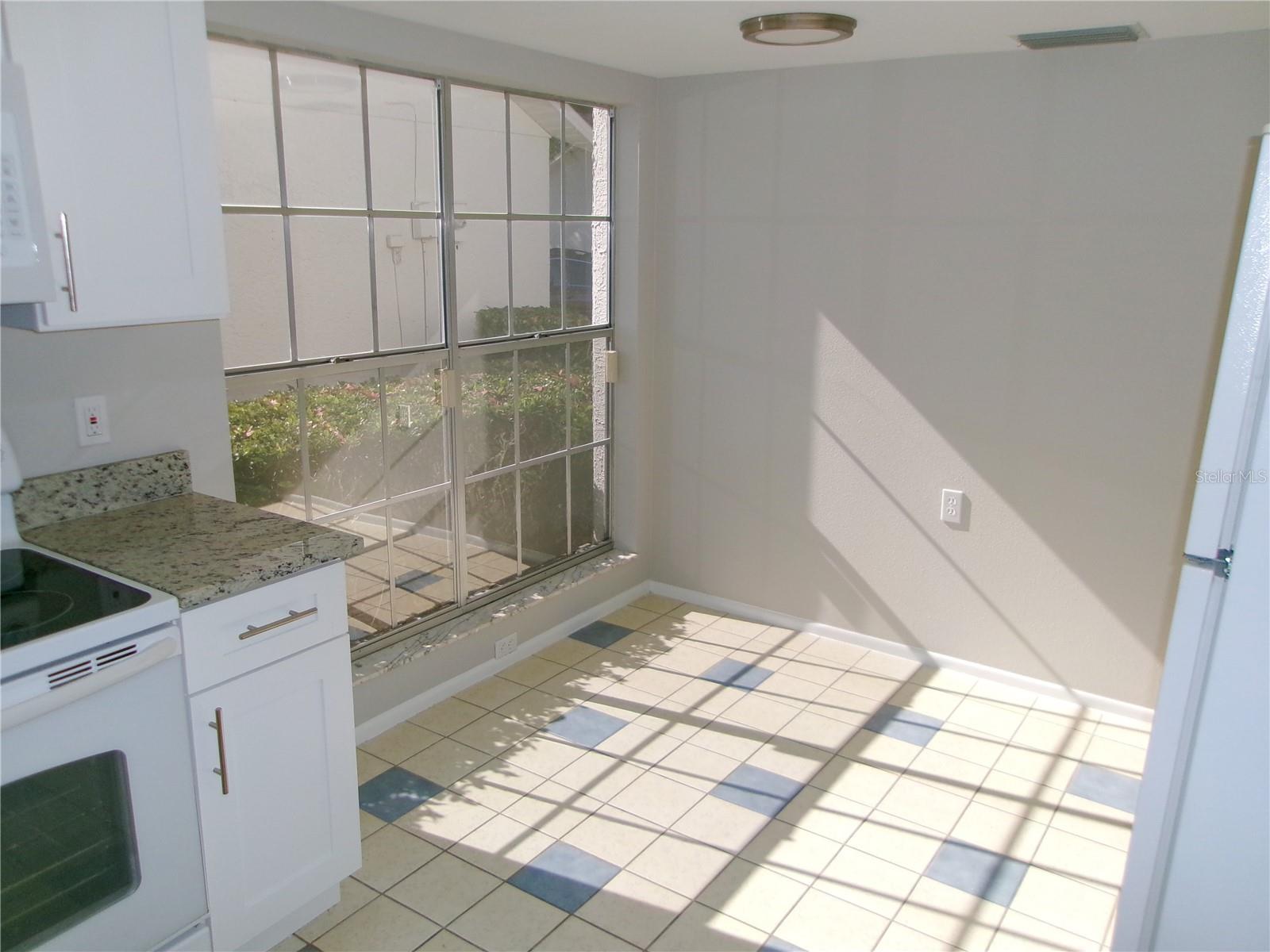 Image 8 of 17 For 11604 Versailles Lane 60