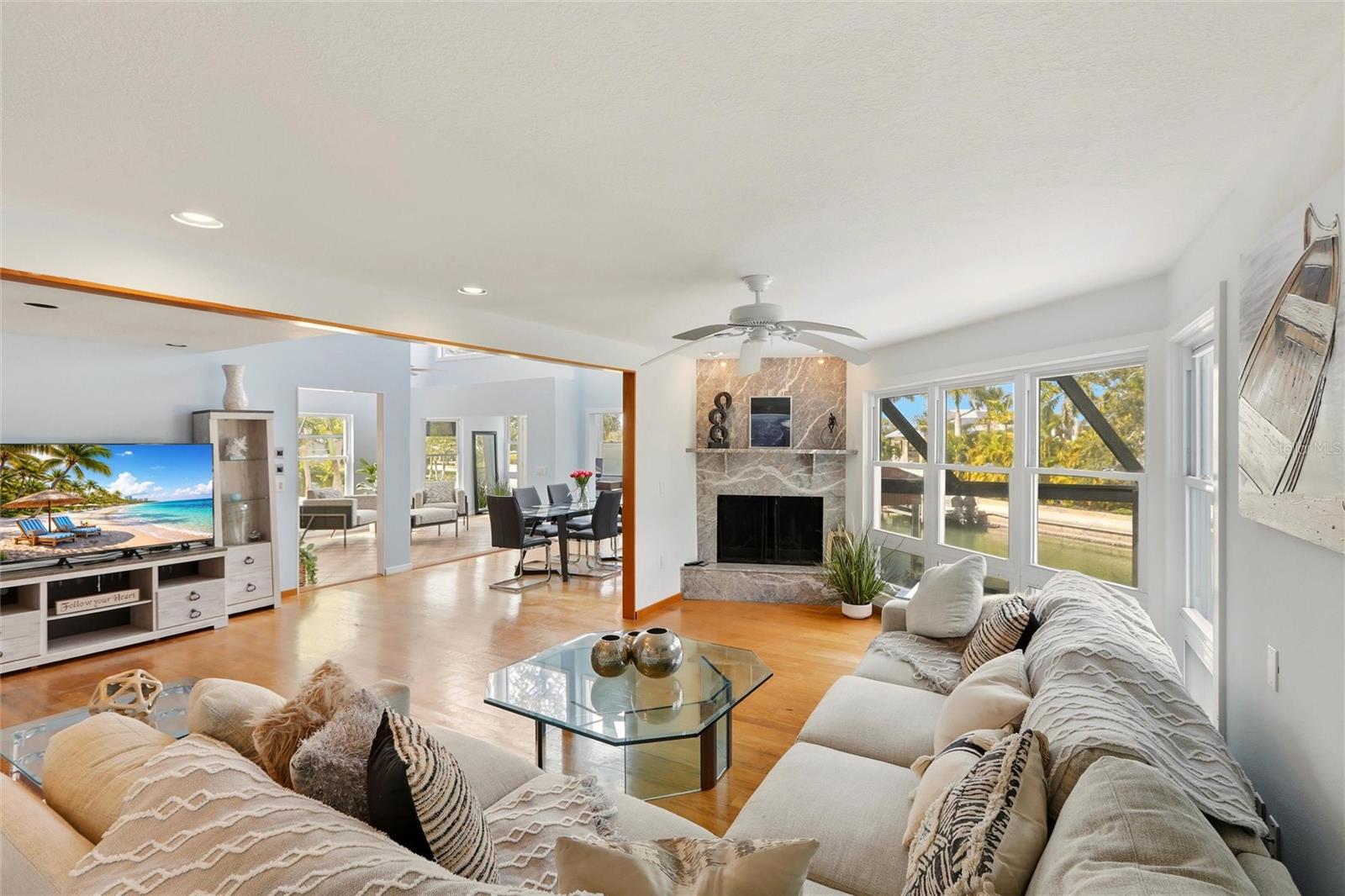 Image 14 of 62 For 557 Venice Lane