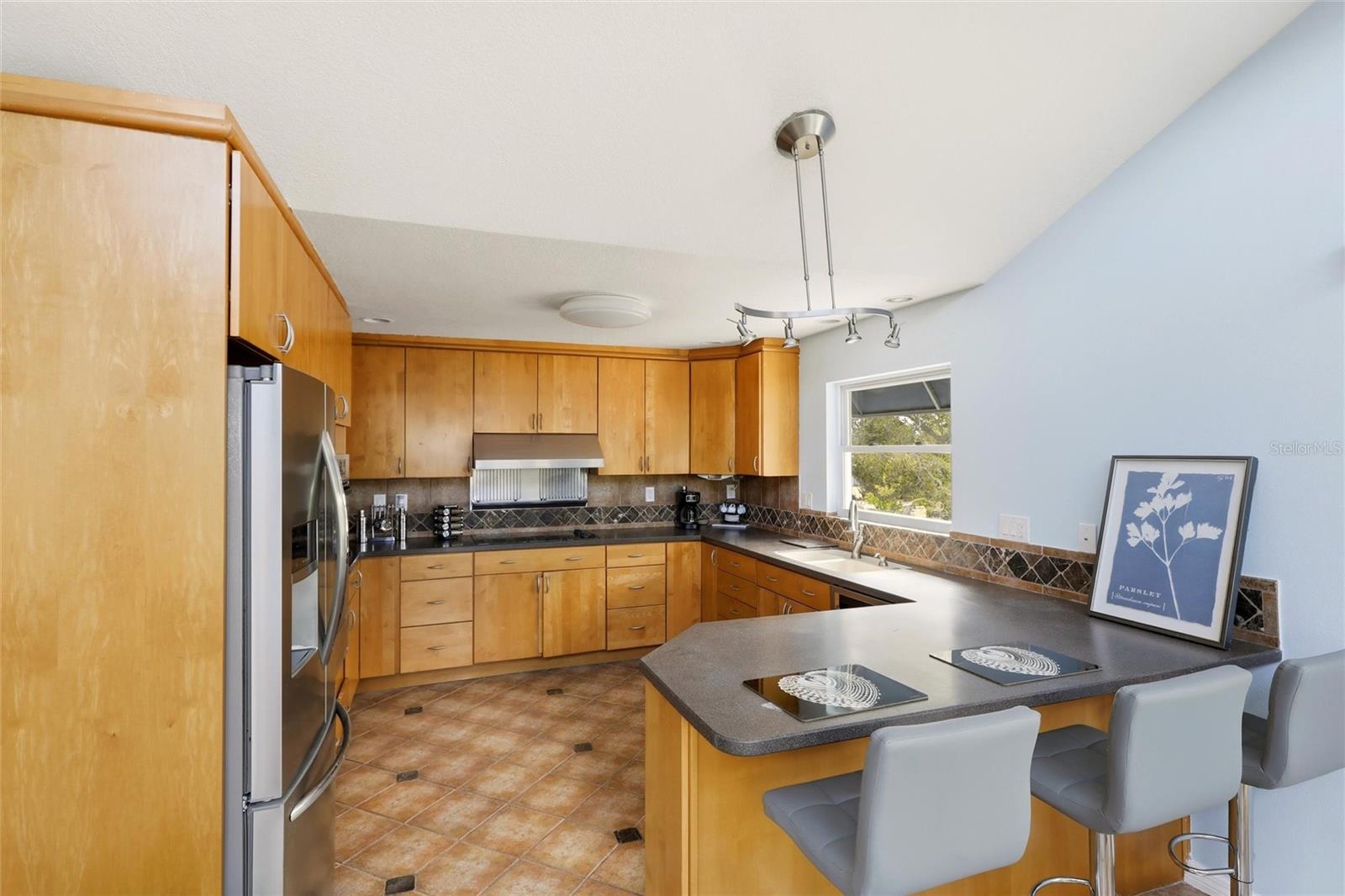 Image 19 of 62 For 557 Venice Lane