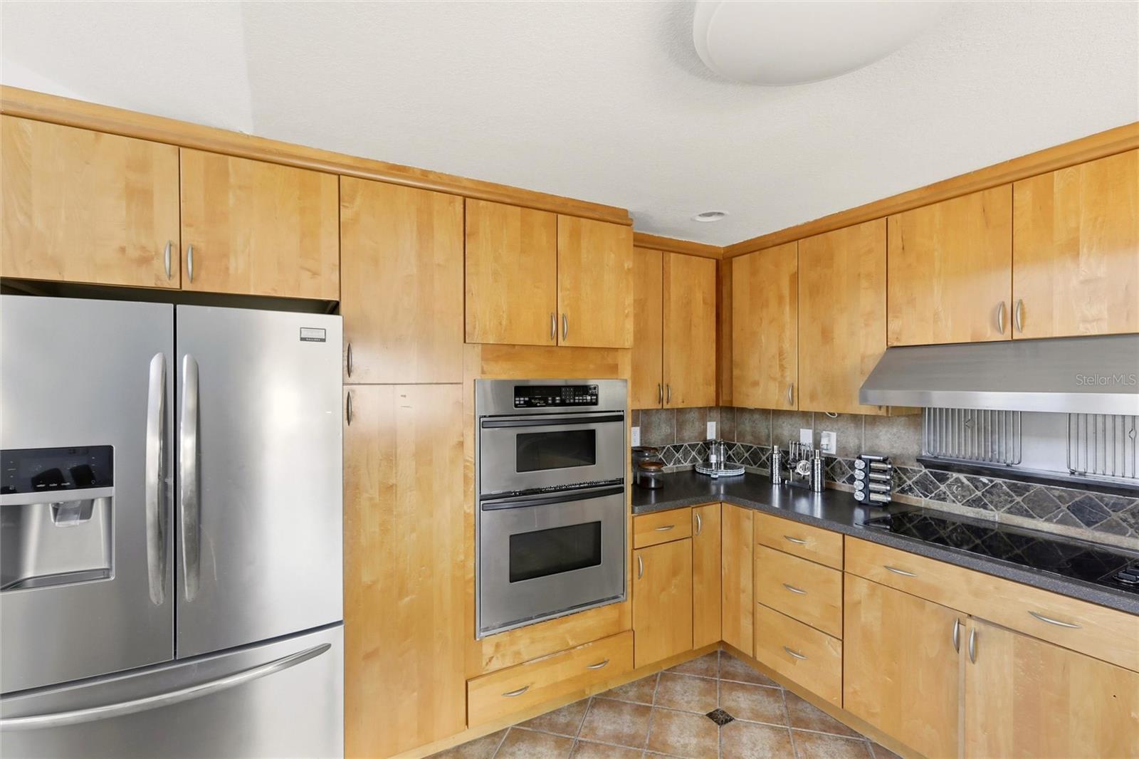 Image 22 of 62 For 557 Venice Lane