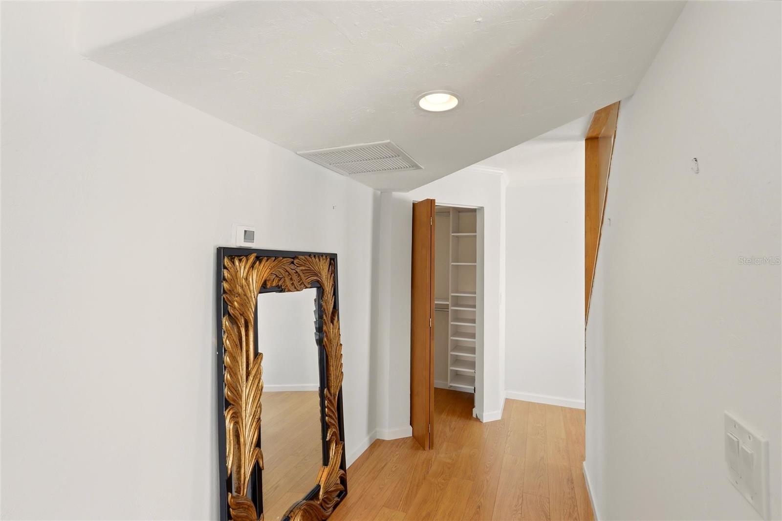 Image 34 of 62 For 557 Venice Lane