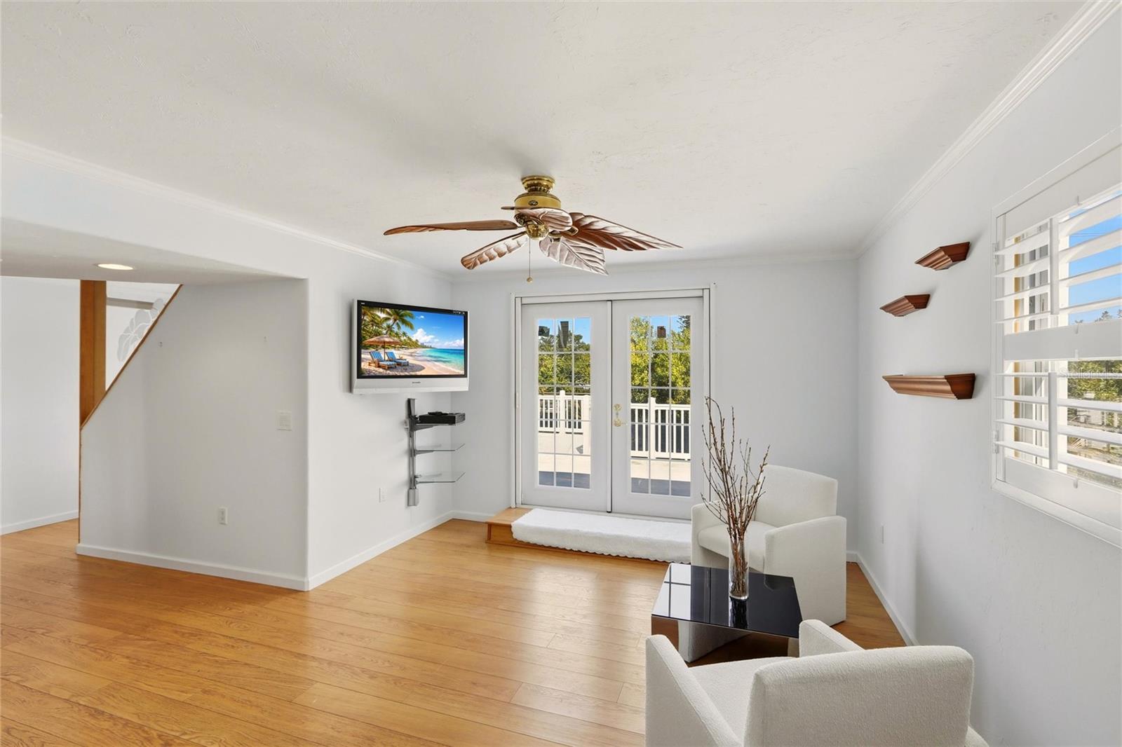 Image 36 of 62 For 557 Venice Lane