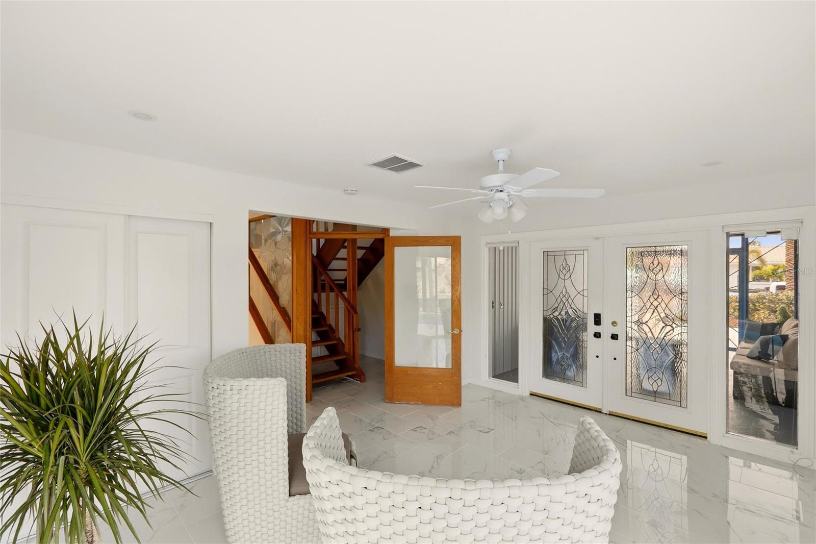 Image 4 of 62 For 557 Venice Lane