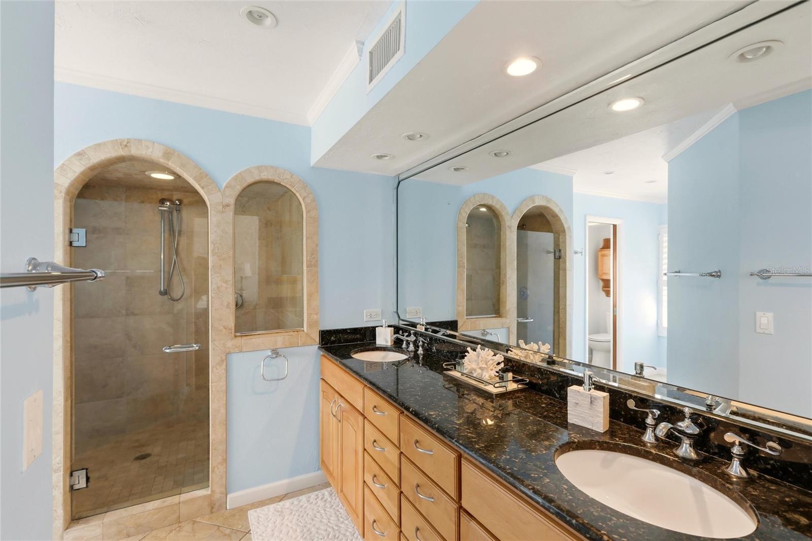 Image 41 of 62 For 557 Venice Lane