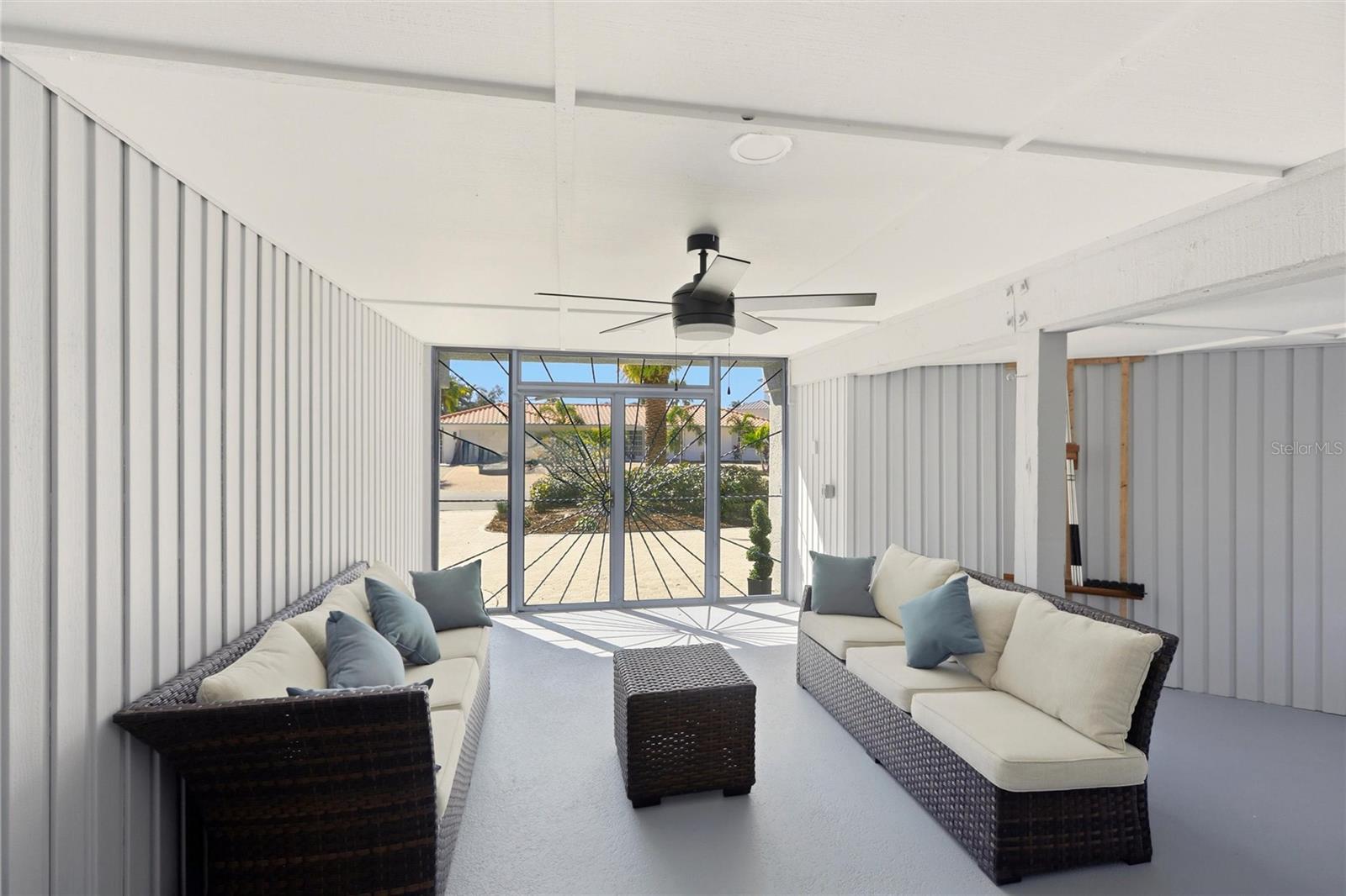 Image 46 of 62 For 557 Venice Lane