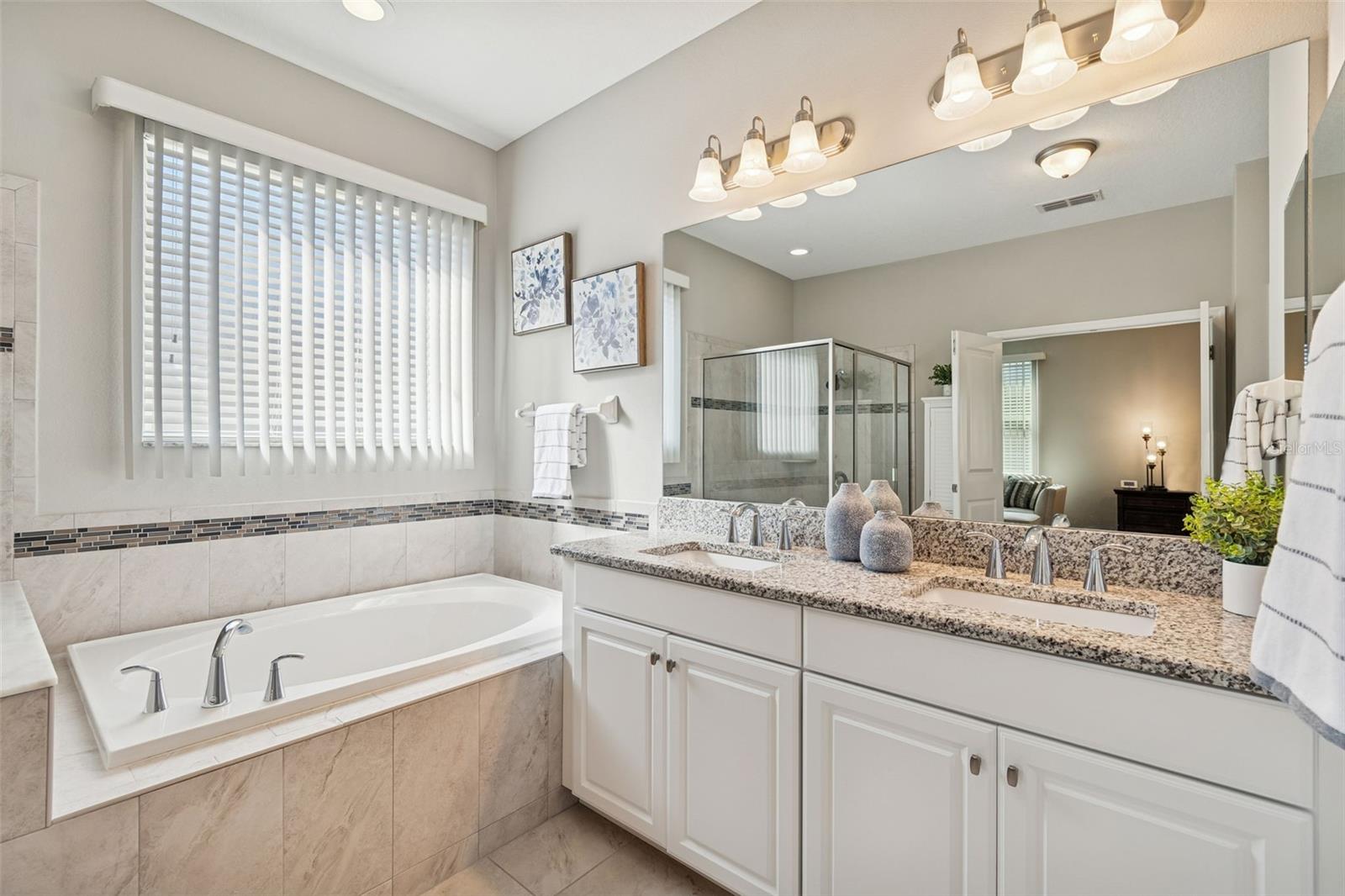 Image 24 of 47 For 21752 Indian Summer Drive