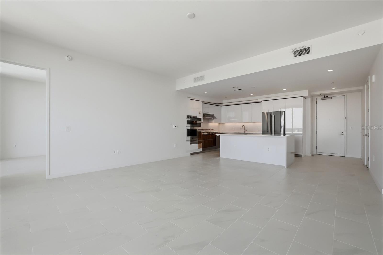 Image 17 of 74 For 400 Central Avenue 1002