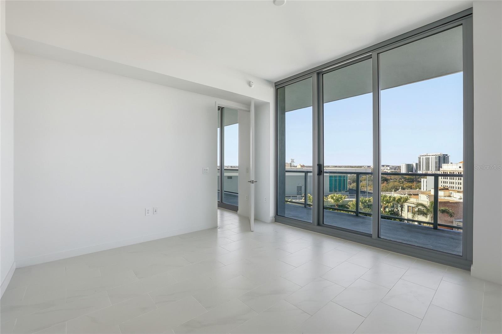 Image 23 of 74 For 400 Central Avenue 1002