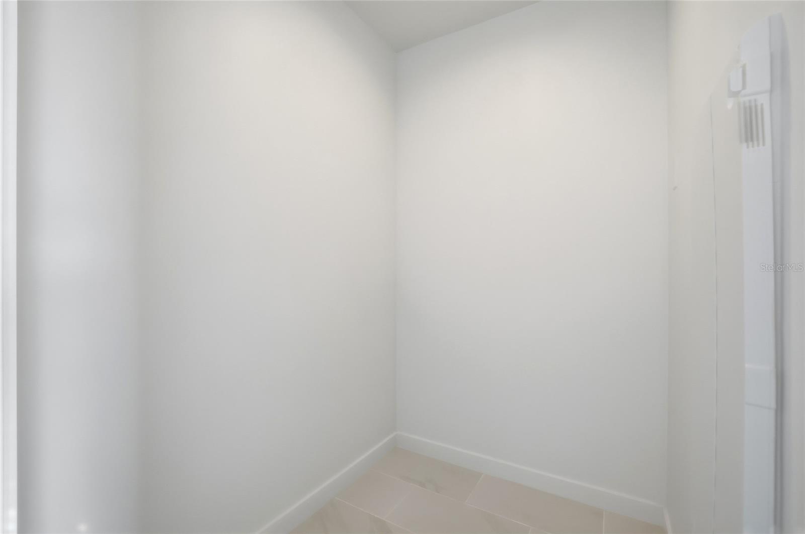 Image 26 of 74 For 400 Central Avenue 1002