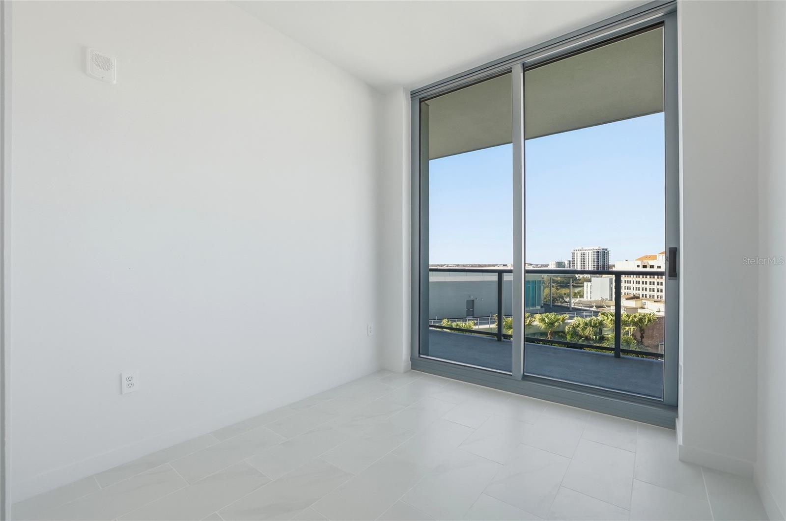 Image 32 of 74 For 400 Central Avenue 1002