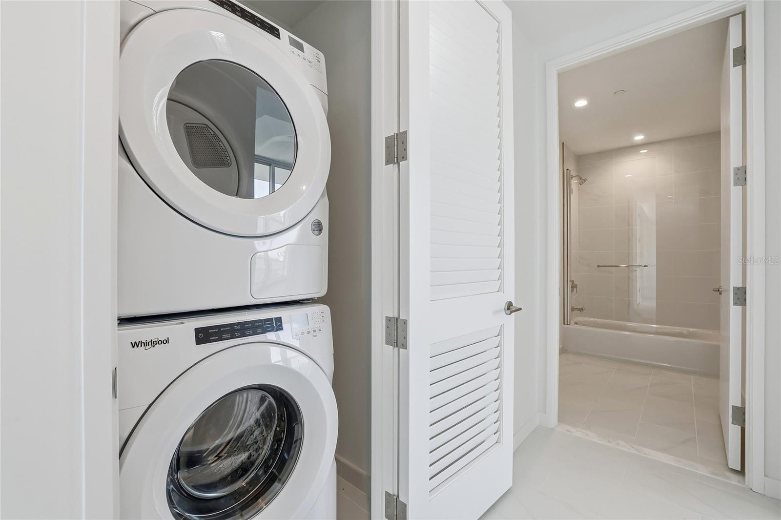 Image 37 of 74 For 400 Central Avenue 1002