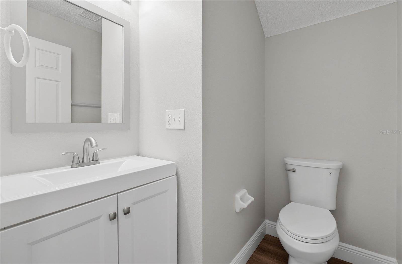 Image 11 of 32 For 18133 Paradise Point Drive