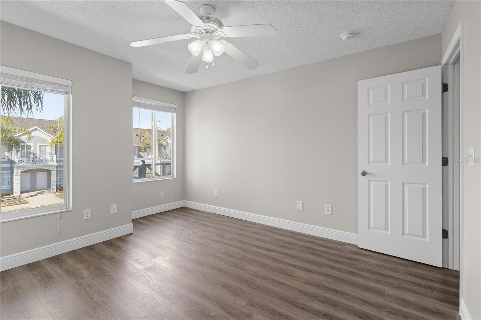 Image 15 of 32 For 18133 Paradise Point Drive