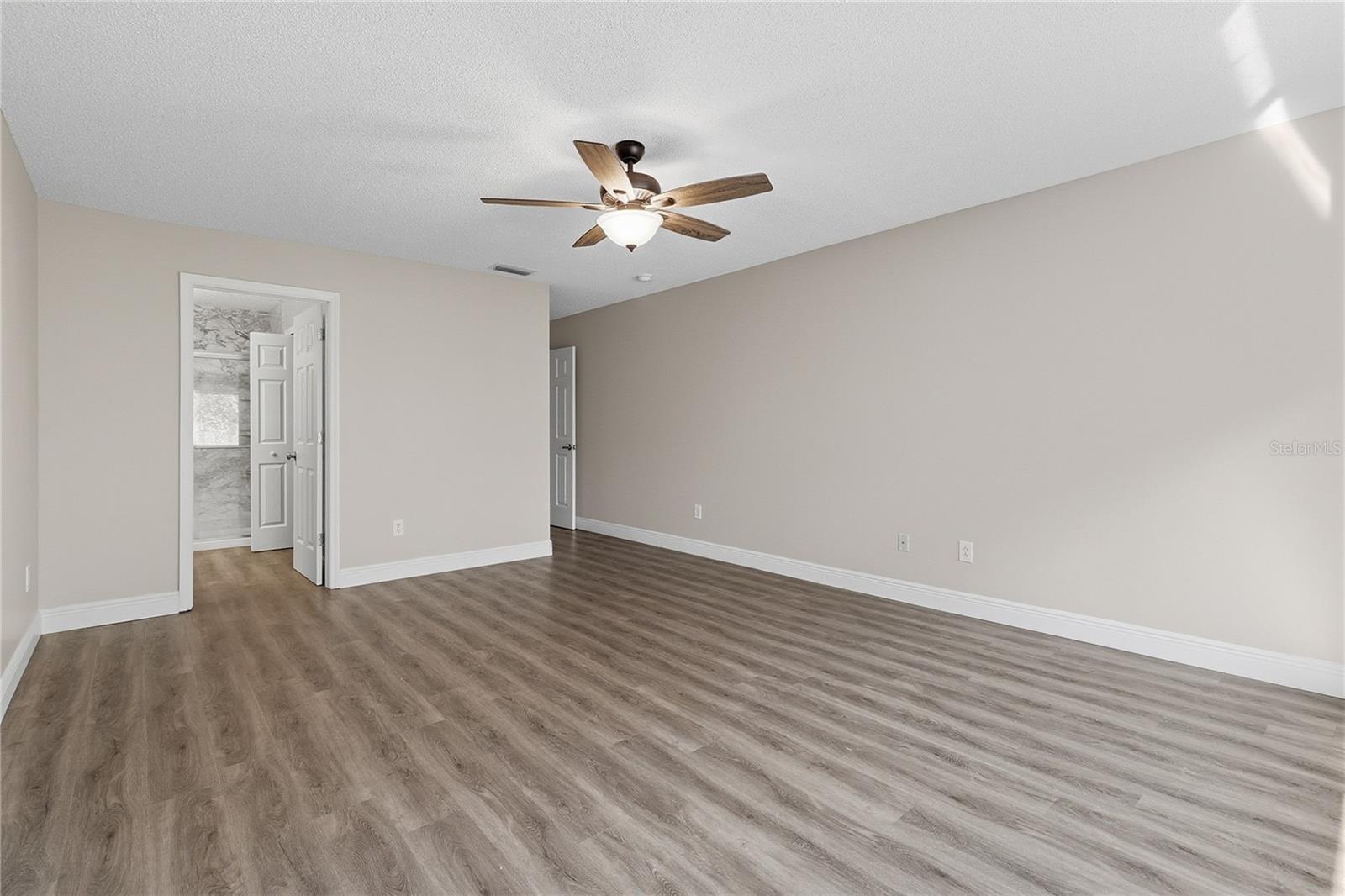 Image 17 of 32 For 18133 Paradise Point Drive