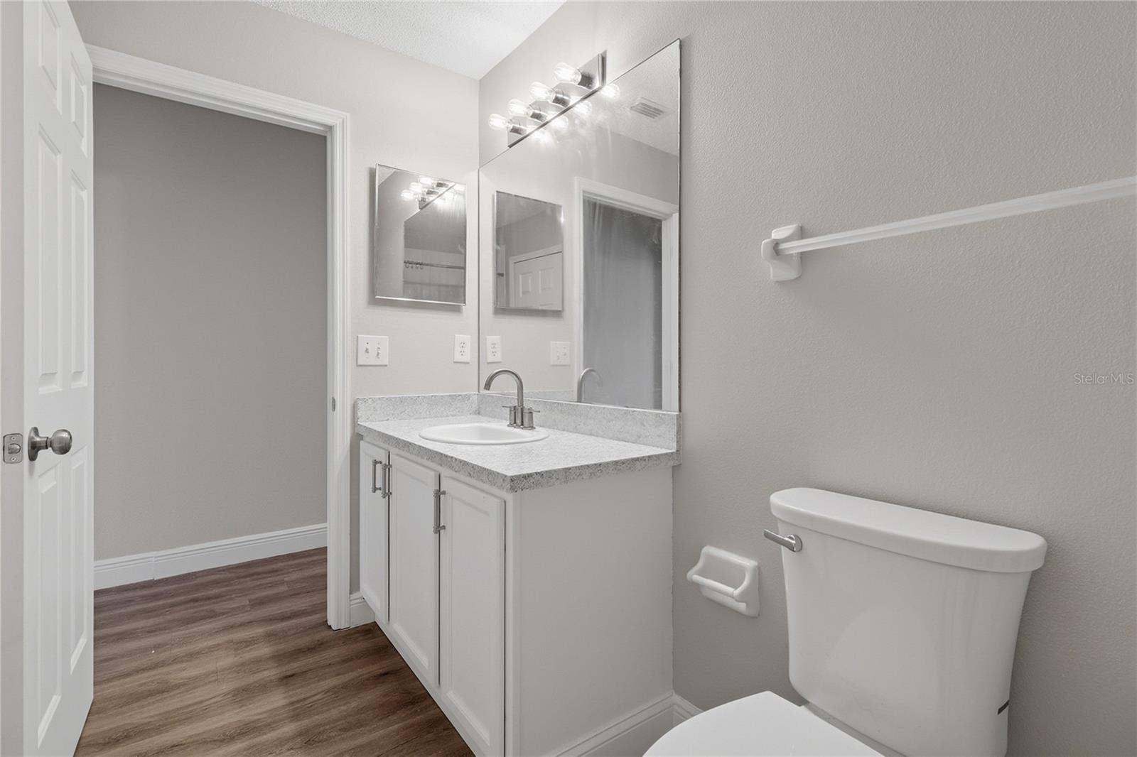 Image 21 of 32 For 18133 Paradise Point Drive