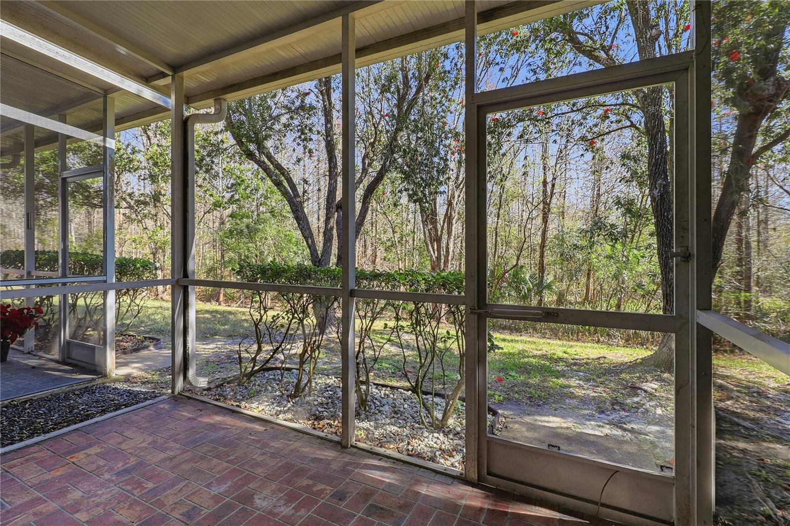 Image 23 of 32 For 18133 Paradise Point Drive