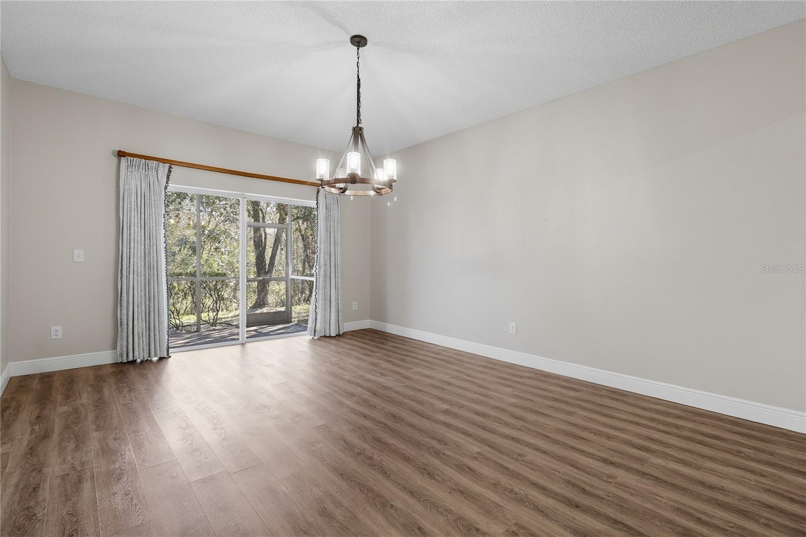 Image 8 of 32 For 18133 Paradise Point Drive