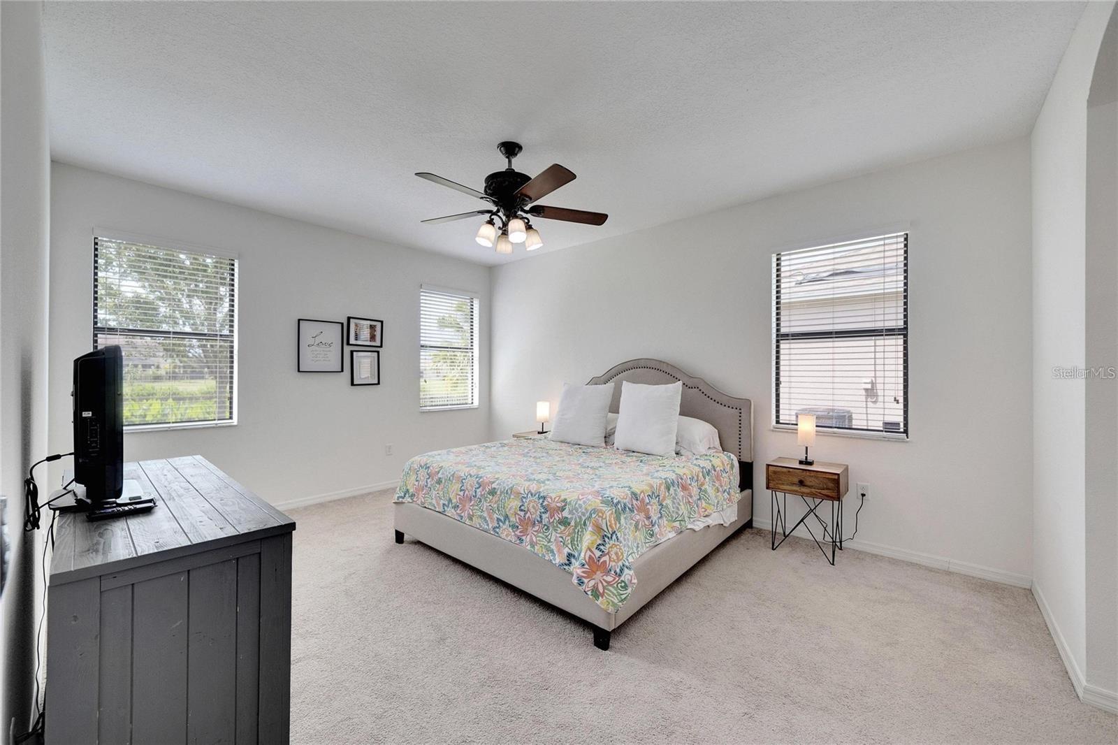 Image 28 of 47 For 307 Star Shell Drive