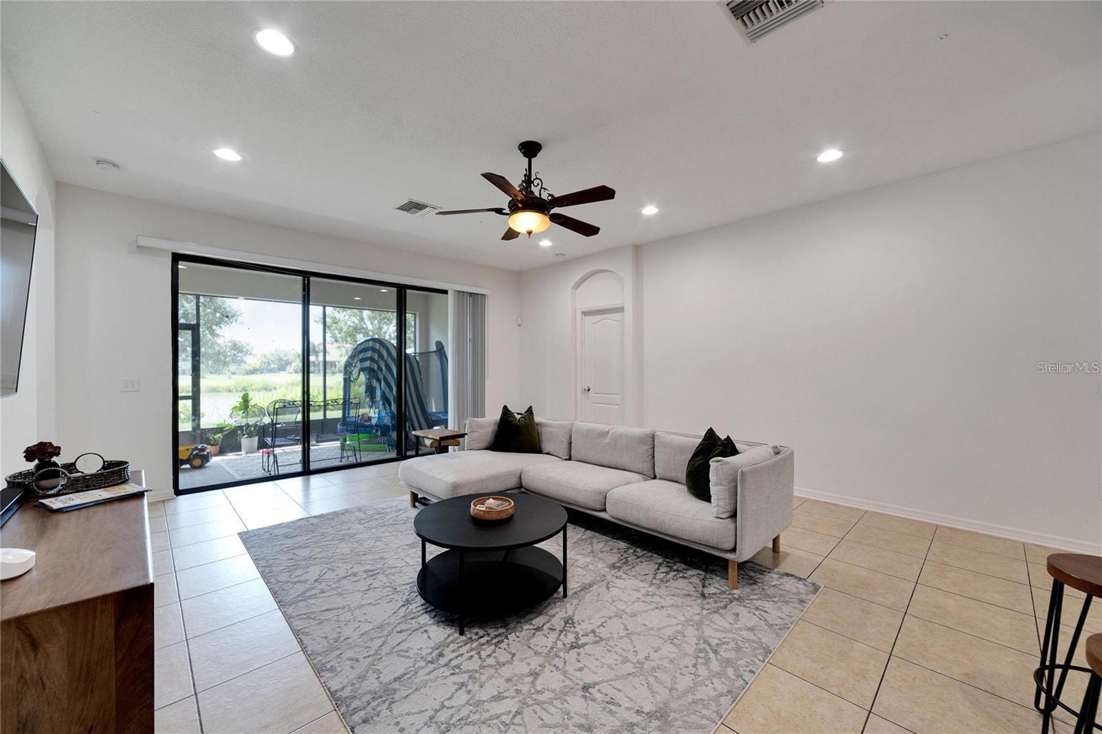 Image 8 of 47 For 307 Star Shell Drive