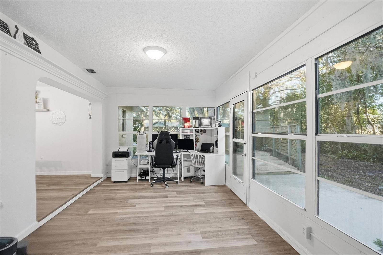 Image 18 of 29 For 9206 Belvedere Street