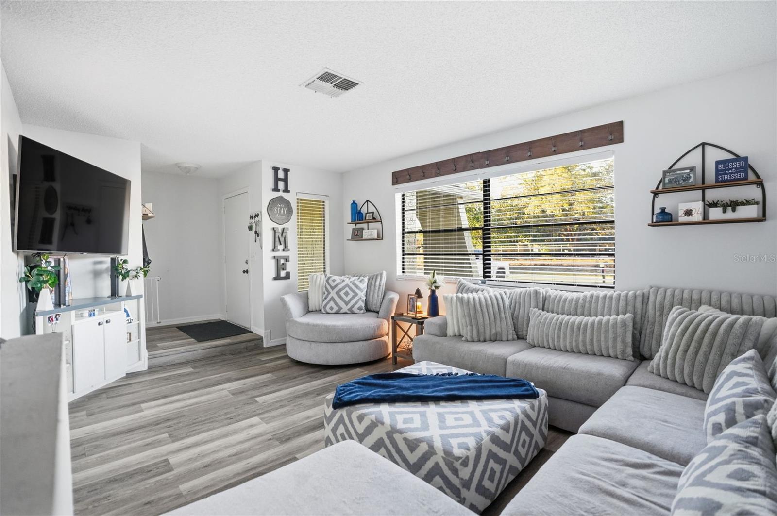 Image 7 of 29 For 9206 Belvedere Street