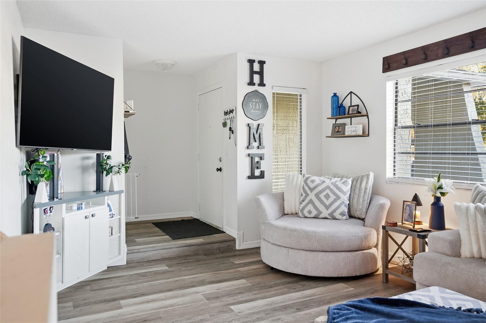 Image 8 of 29 For 9206 Belvedere Street