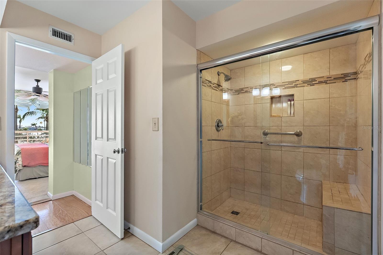 Image 17 of 48 For 6021 Bahia Del Mar Circle 234