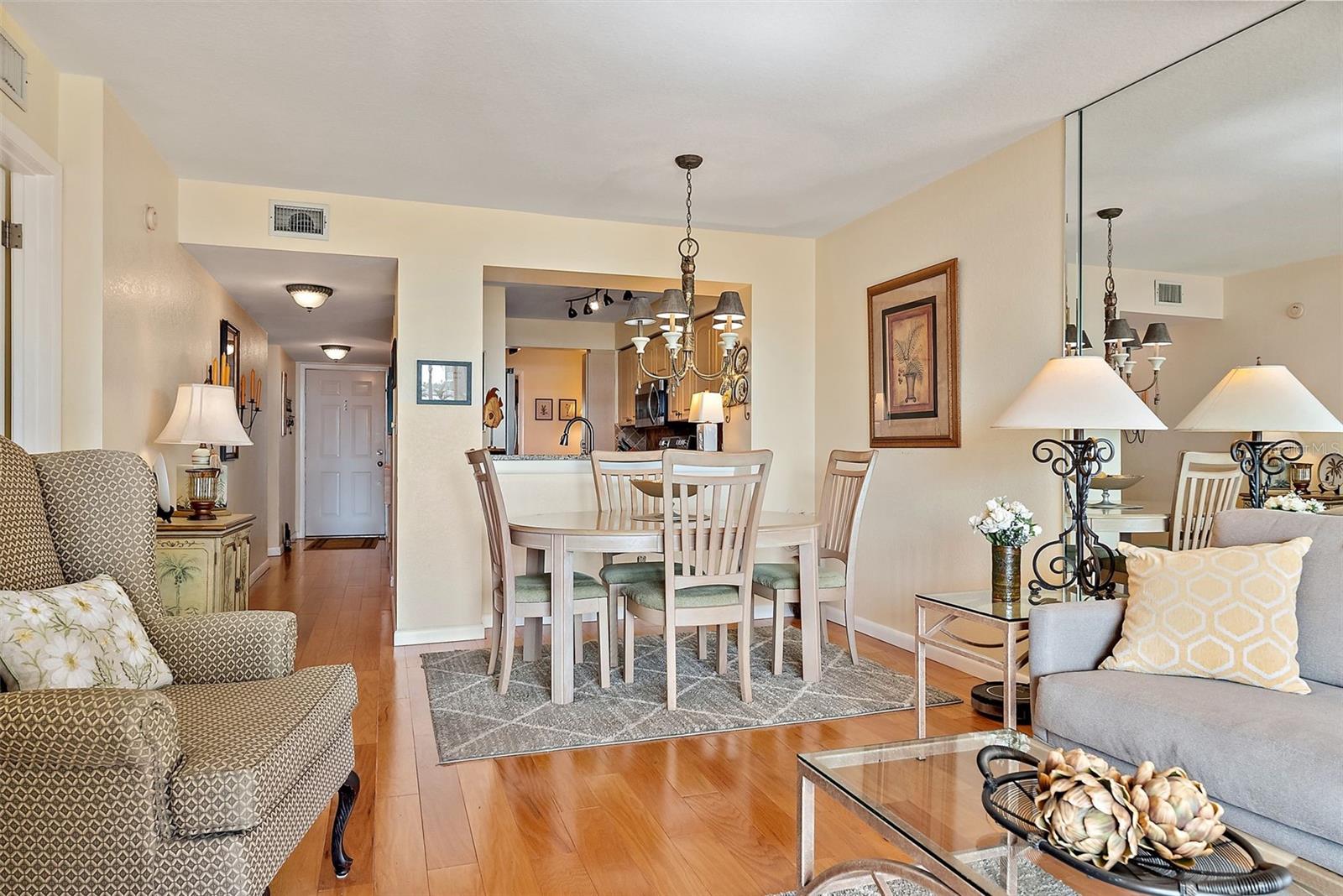 Image 9 of 48 For 6021 Bahia Del Mar Circle 234