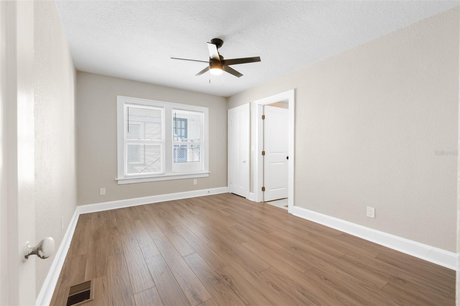 Image 4 of 15 For 781 31st Avenue N