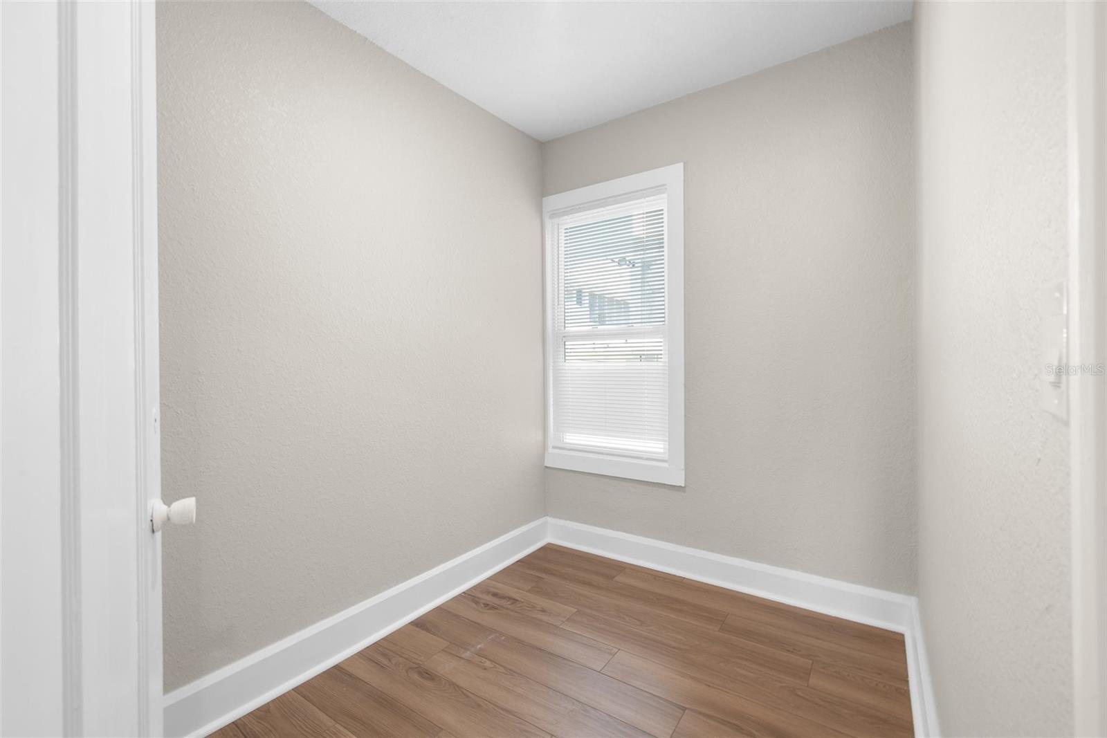 Image 8 of 15 For 781 31st Avenue N