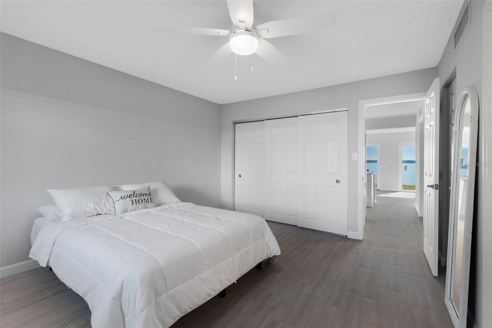 Image 16 of 42 For 1401 Gulf Boulevard 111