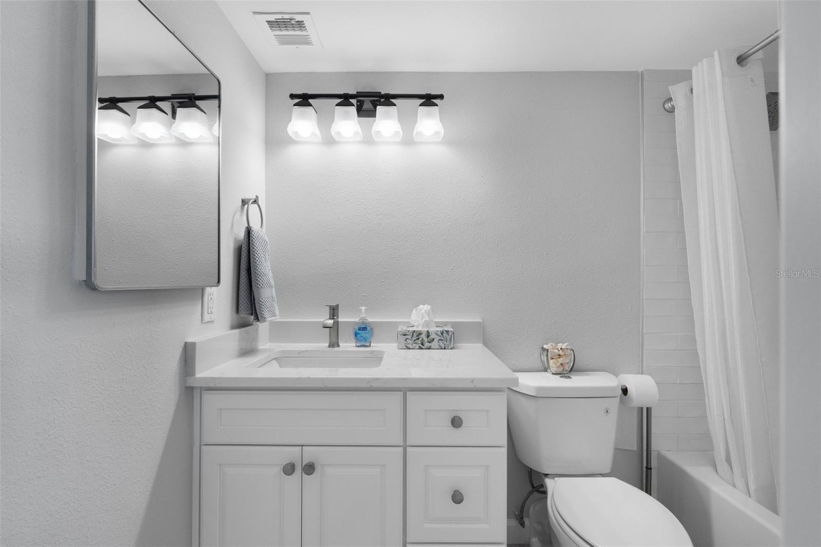 Image 18 of 42 For 1401 Gulf Boulevard 111