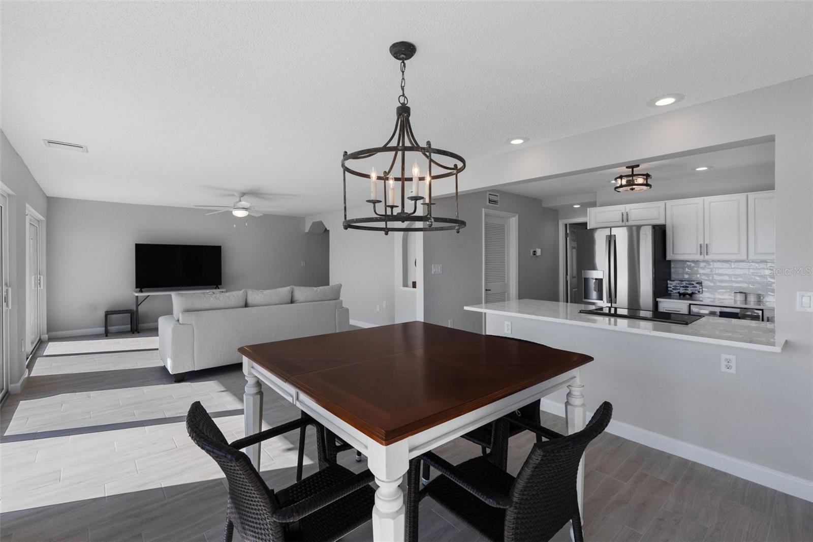 Image 22 of 42 For 1401 Gulf Boulevard 111