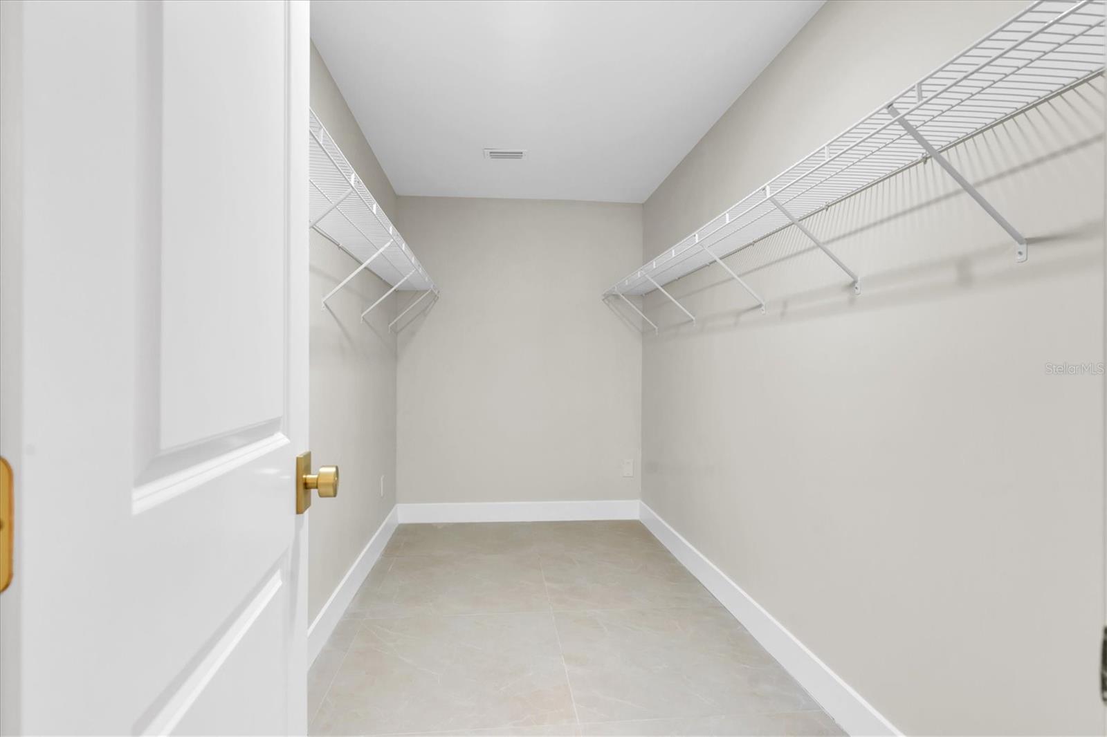 Listing photo id 17 for 10100 Paradise Boulevard