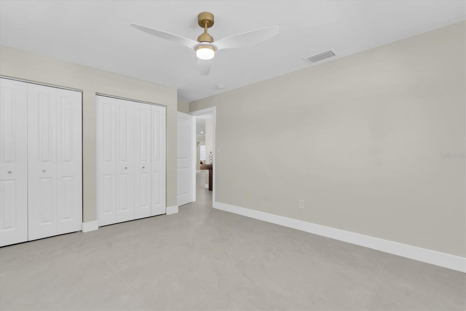 Listing photo id 21 for 10100 Paradise Boulevard