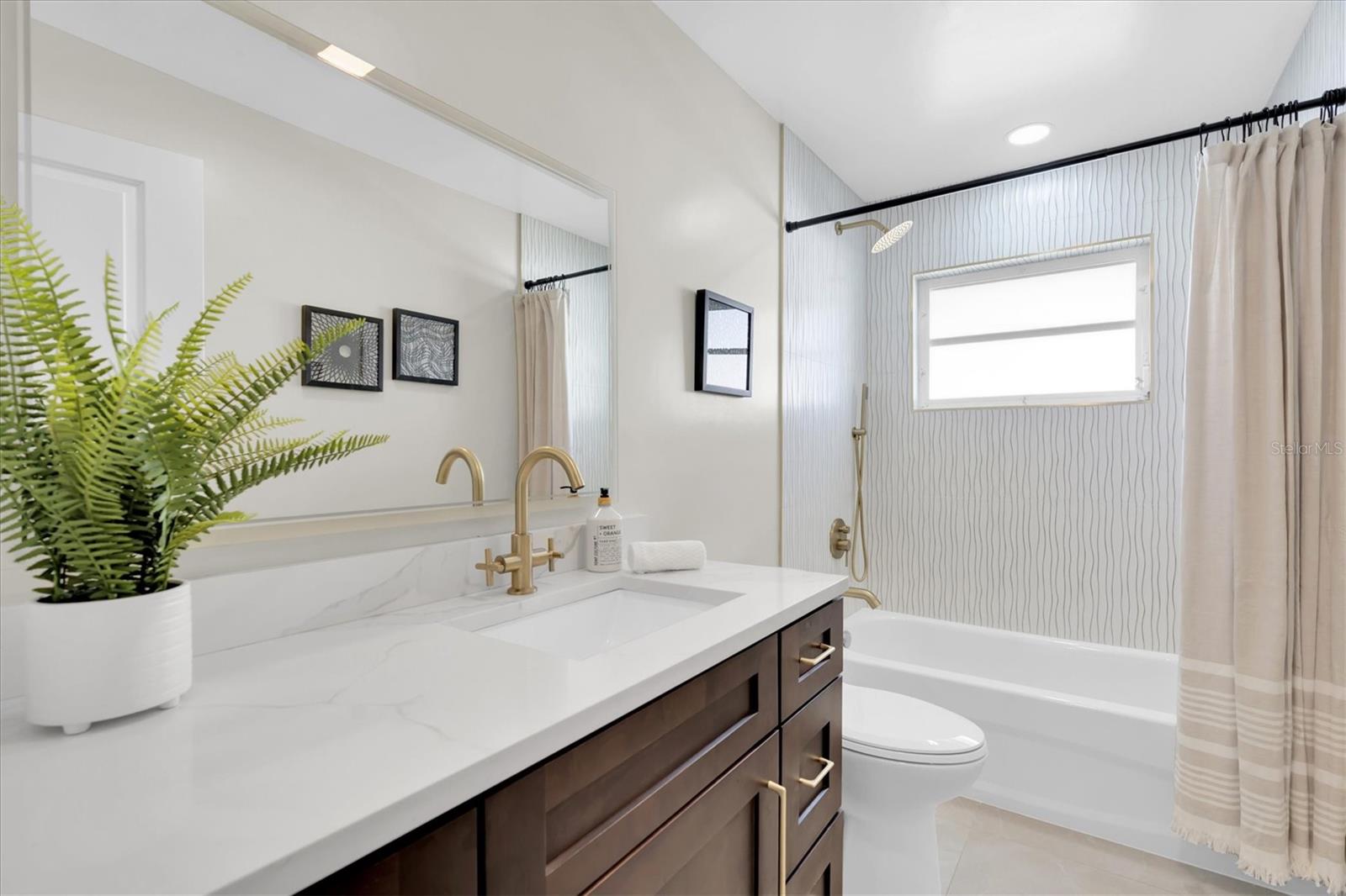 Listing photo id 22 for 10100 Paradise Boulevard