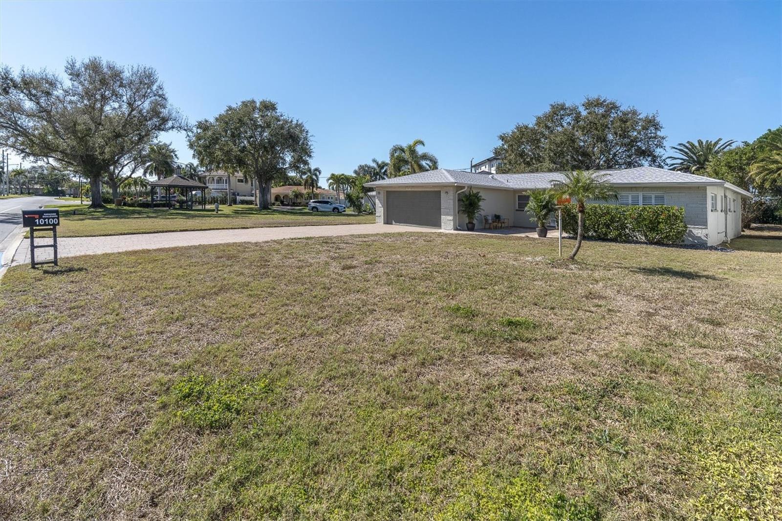 Listing photo id 29 for 10100 Paradise Boulevard