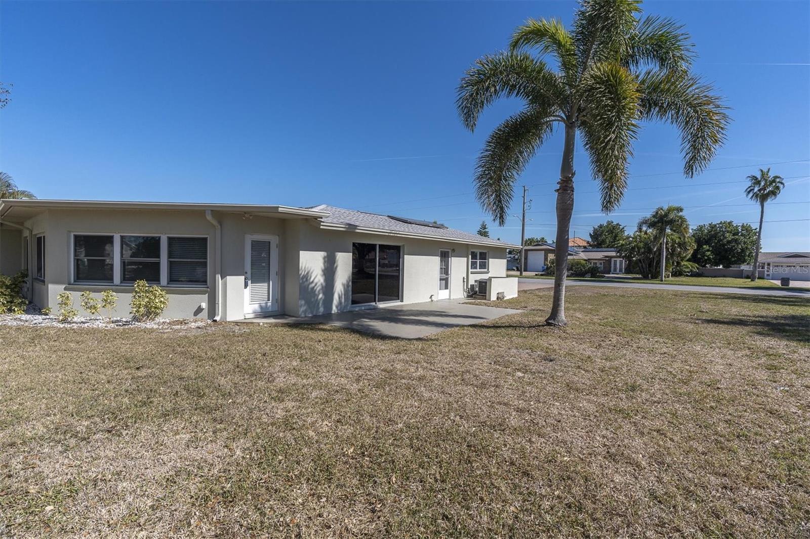 Listing photo id 32 for 10100 Paradise Boulevard