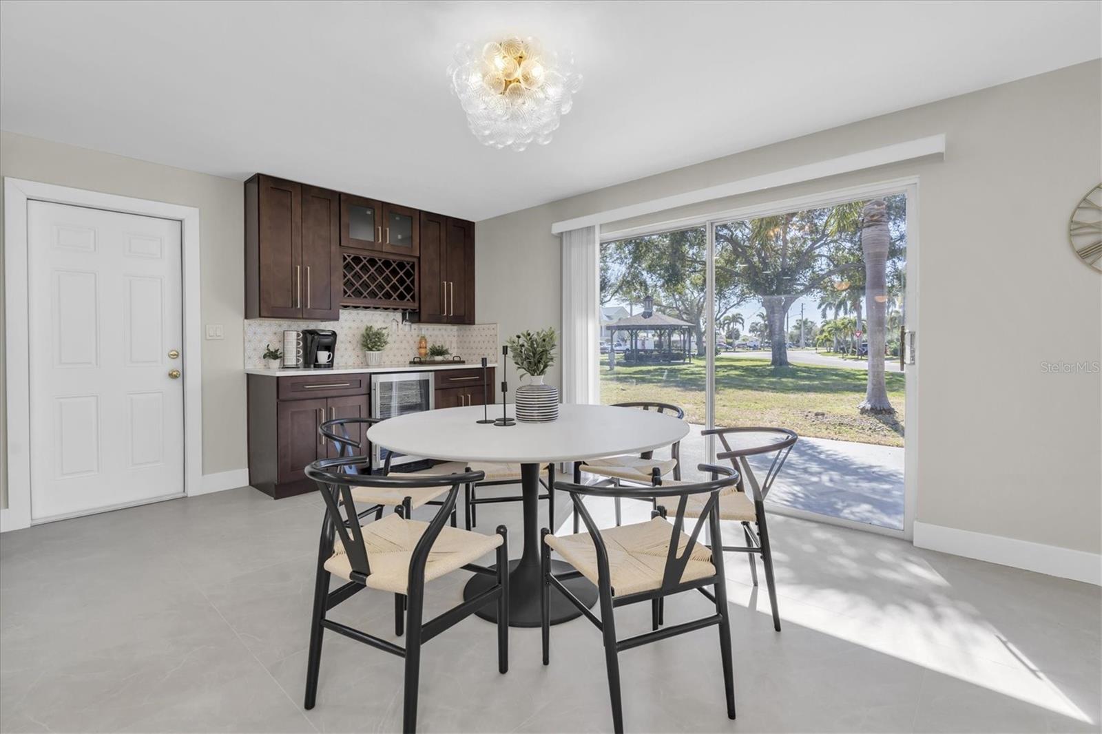 Listing photo id 7 for 10100 Paradise Boulevard