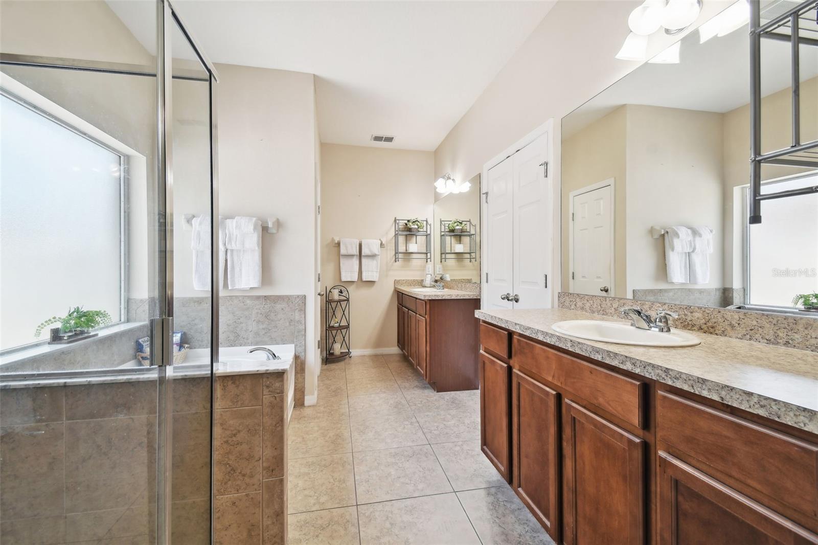 Image 18 of 32 For 2211 Barracuda Court