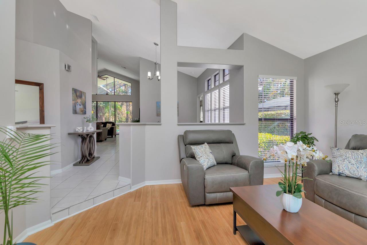 Image 10 of 70 For 889 Crestridge Circle