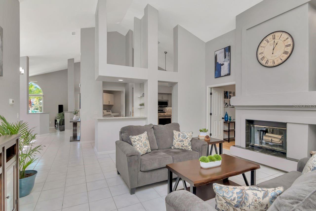 Image 22 of 70 For 889 Crestridge Circle